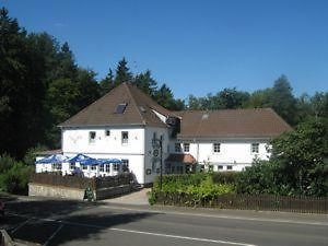 盖斯托斯乐巴克沃尔德酒店 Laubach  外观 照片